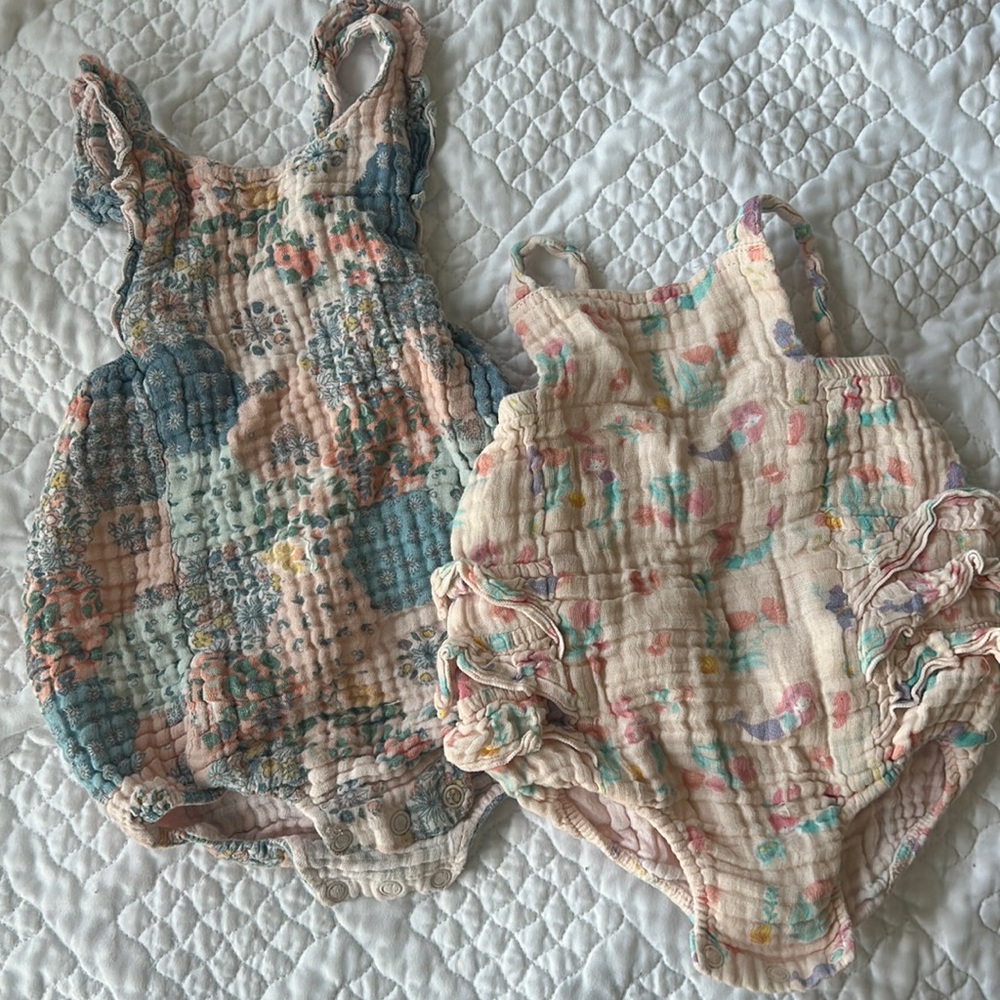 Two Angel Dear Muslin Bubbles